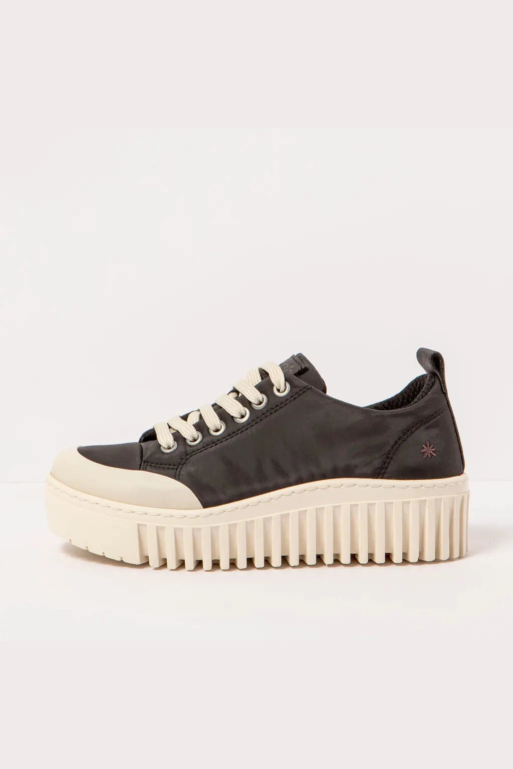 ART 1534 Shoe