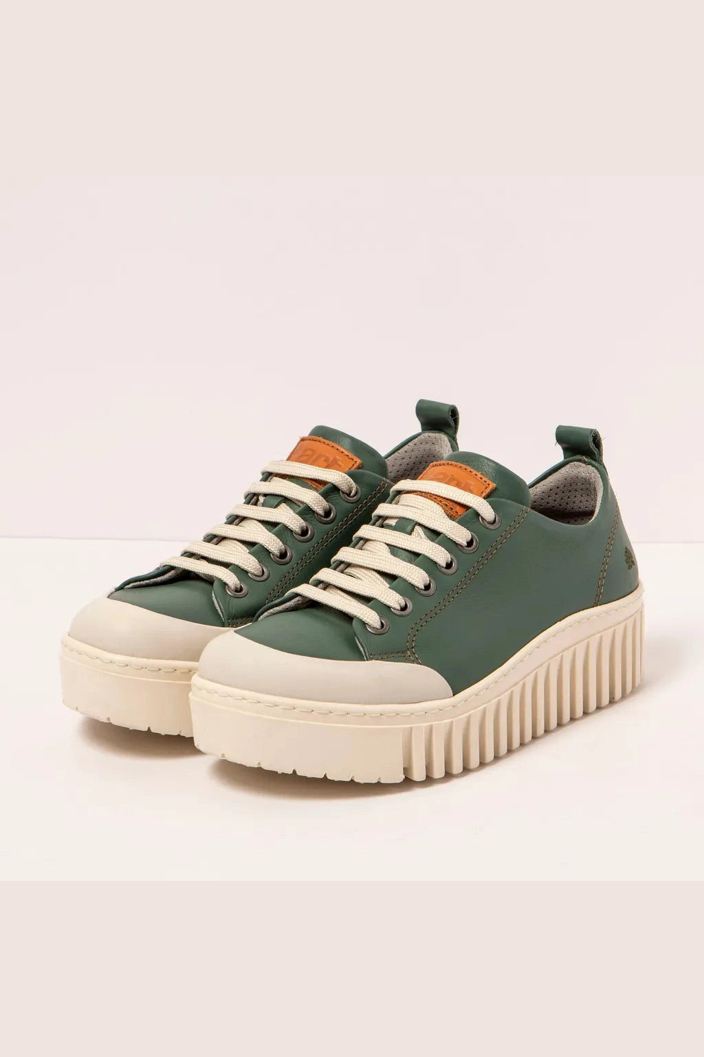 ART 1535 Shoe