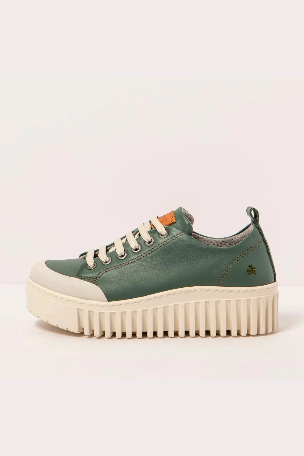 ART 1535 Shoe
