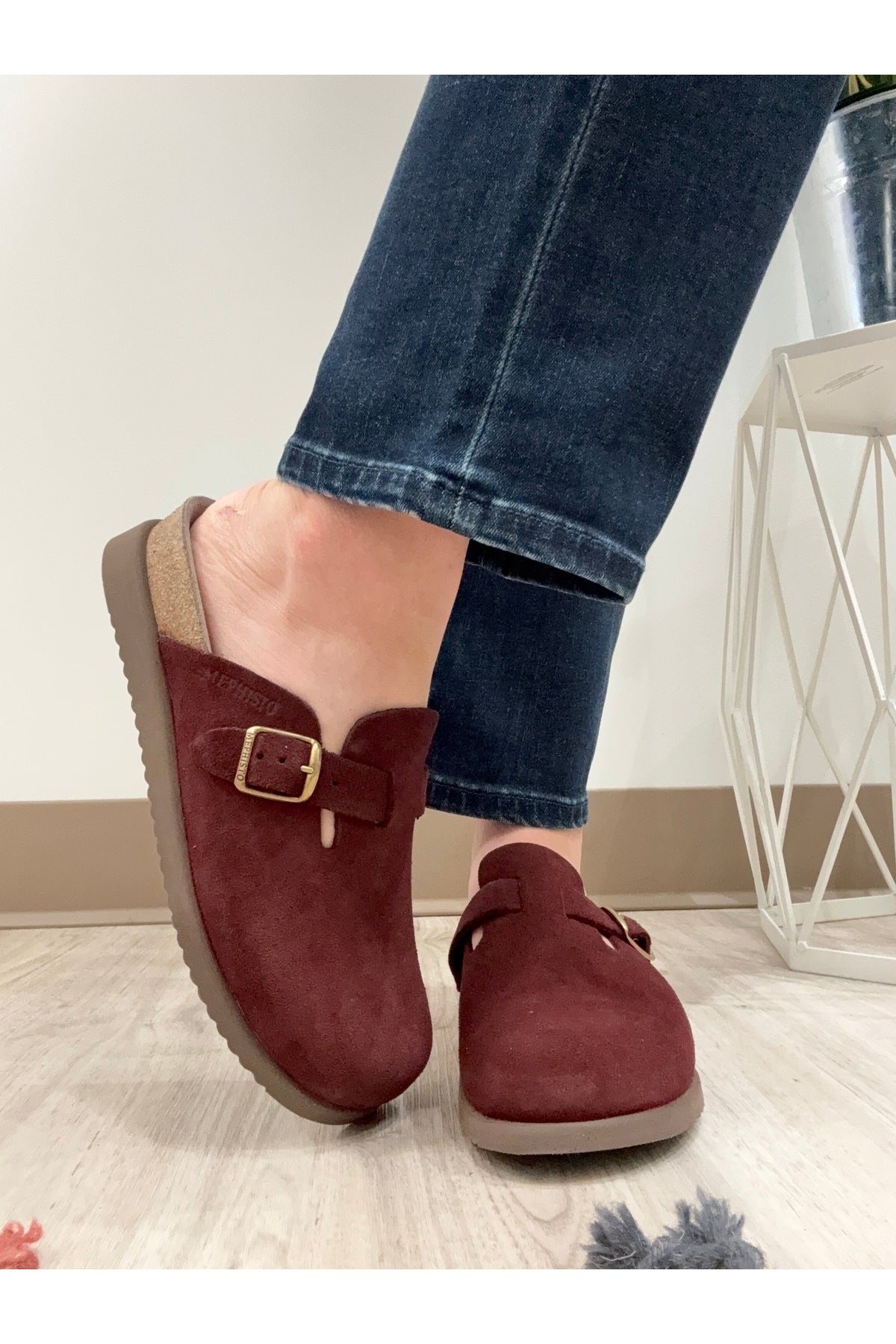 MEPHISTO Halina