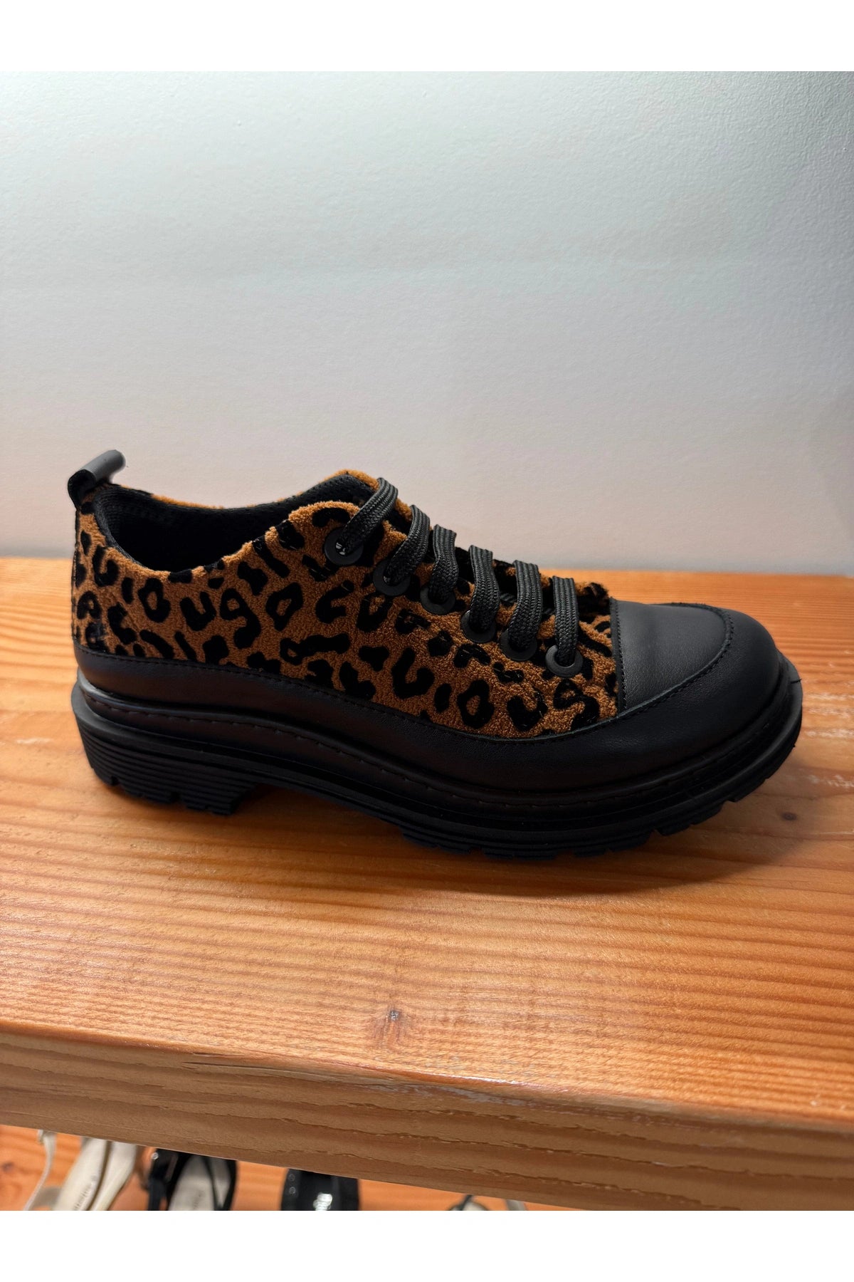 ART 1894S Shoe