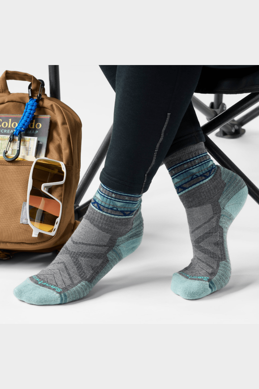 SMARTWOOL Women's Hike Light Cushion Zig Zag Valley Mid Crew Socks