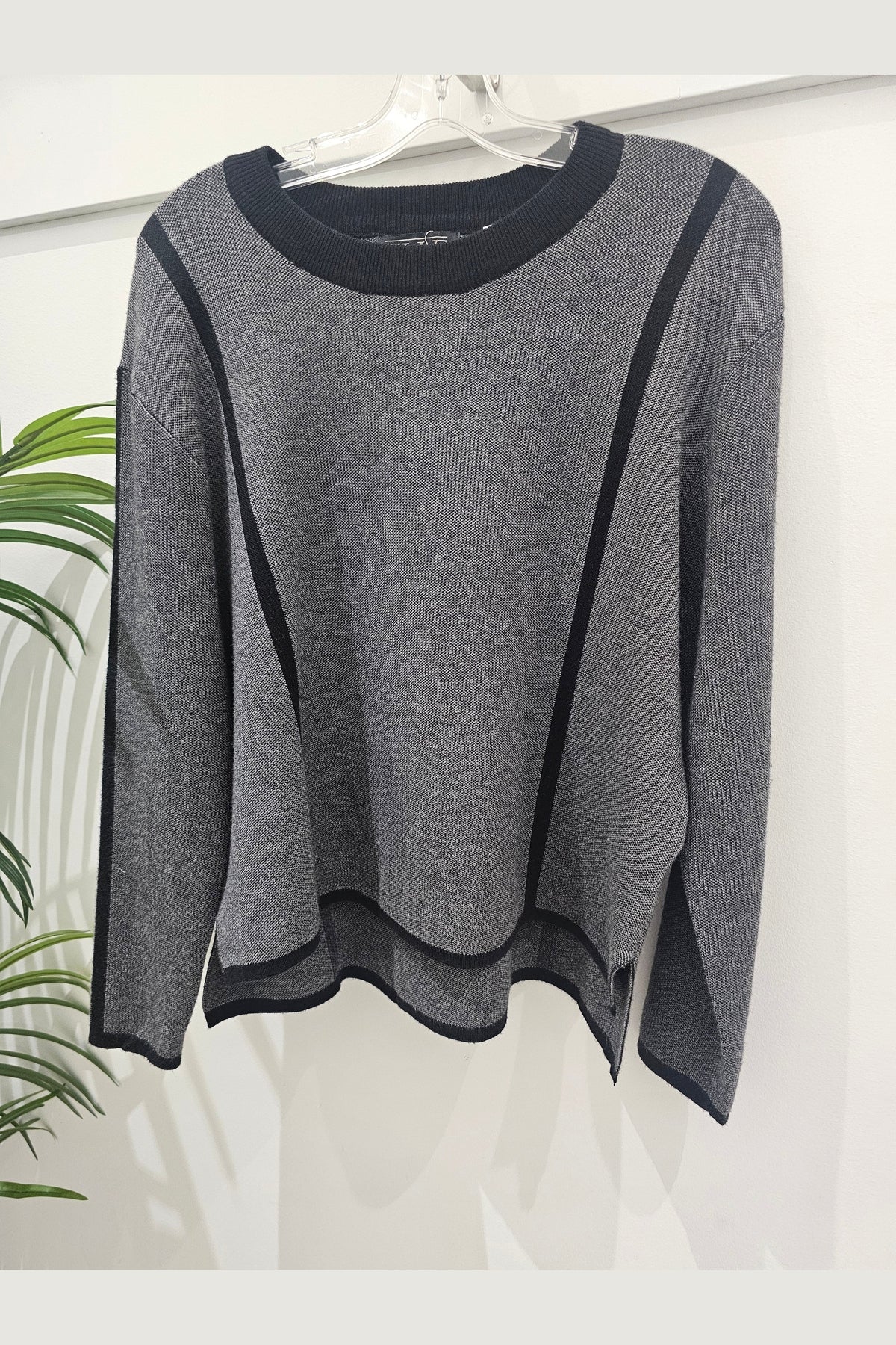 ETERNELLE Sweater Top 25230