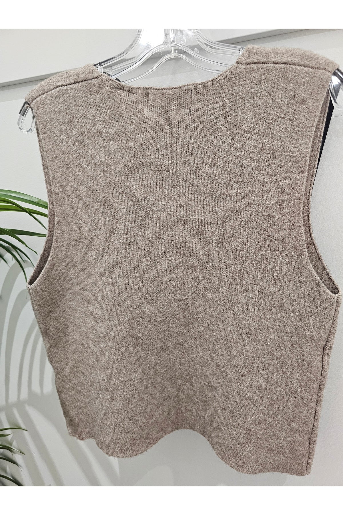 ETERNELLE Sweater Vest 25117