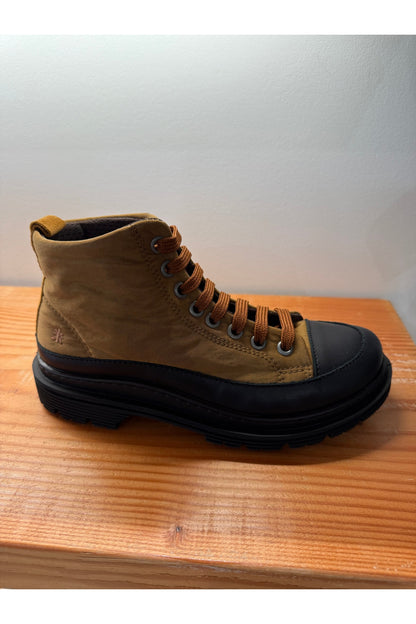 ART 1895 Boot