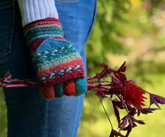LOST HORIZONS Navika Wool Knit Finger Mittens