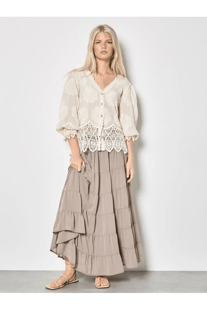 APRICOT Embroidered Daisies Lace Hem Top