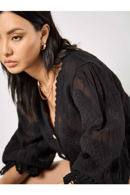 APRICOT Embroidered Daisies Lace Hem Top