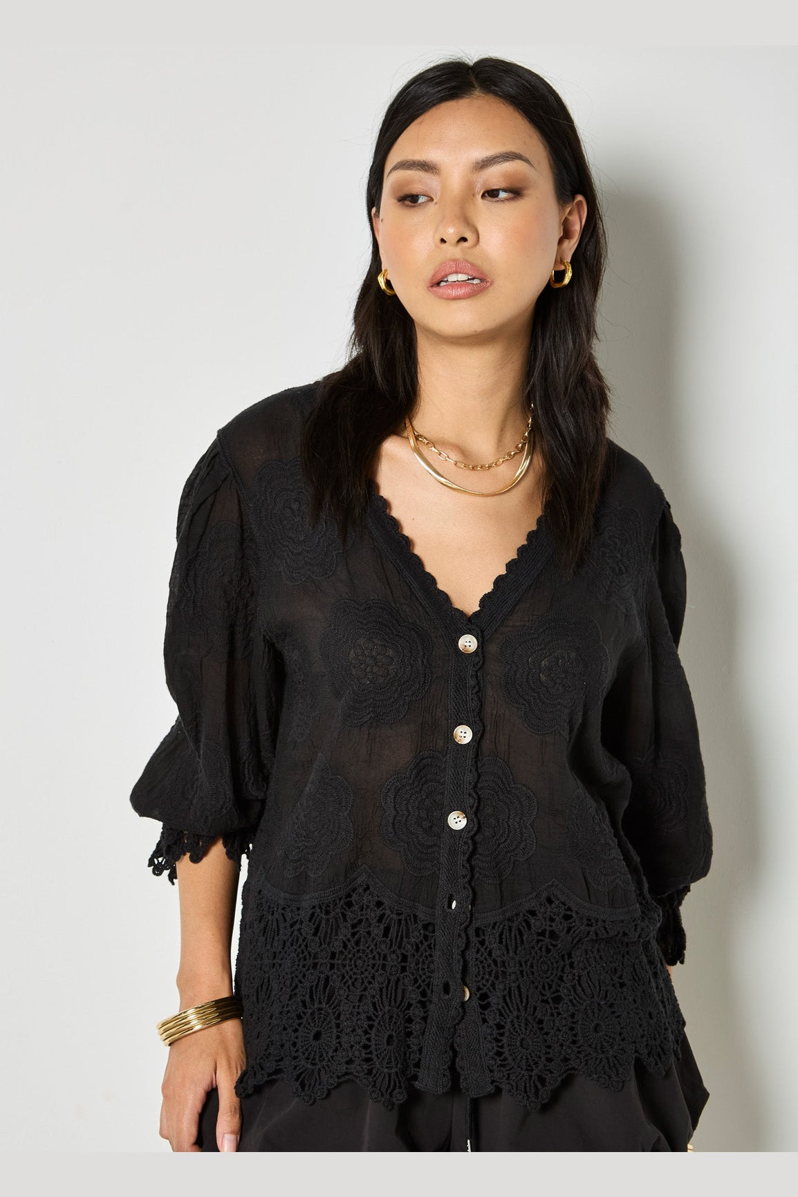 APRICOT Embroidered Daisies Lace Hem Top